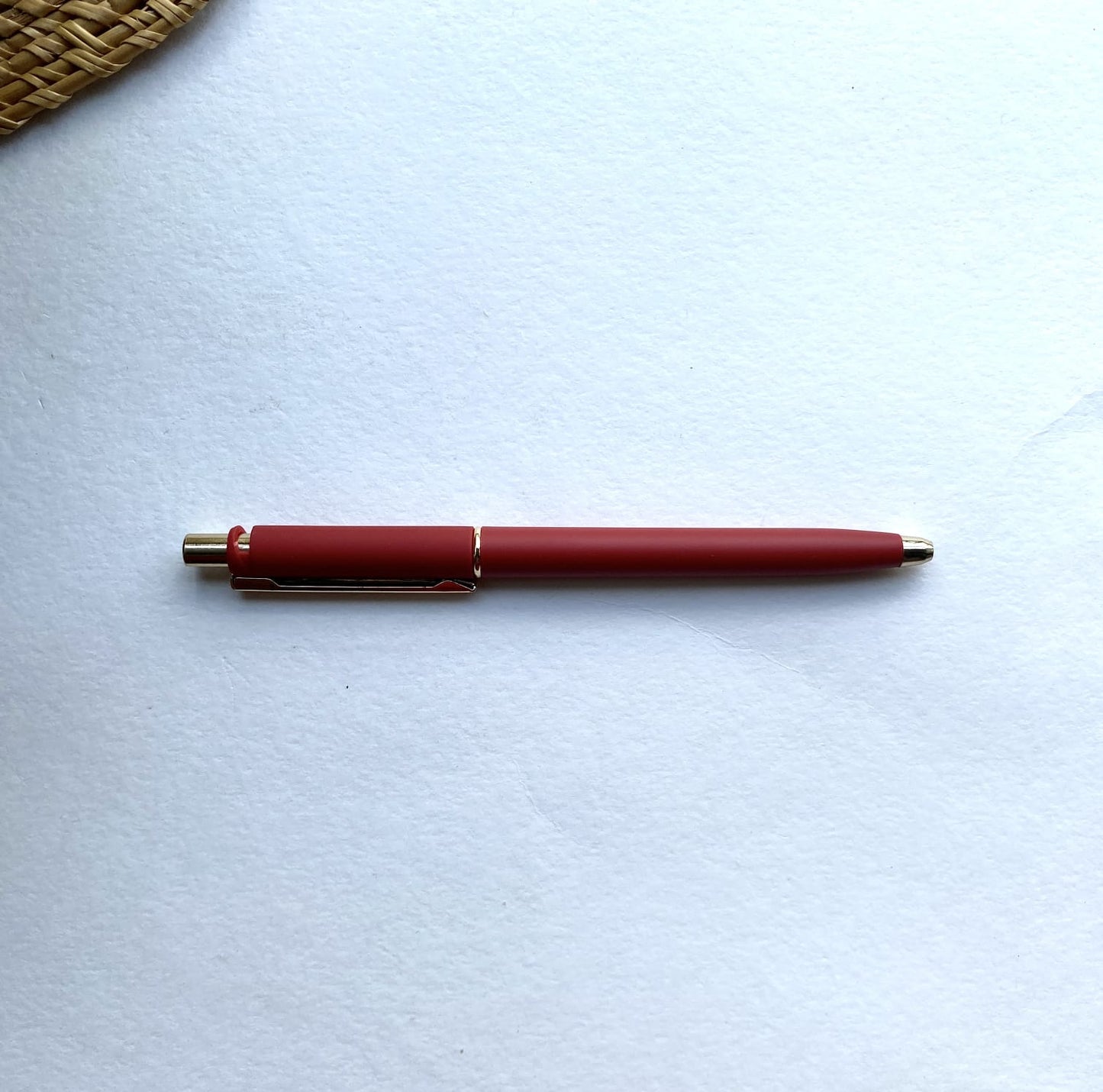 Reynolds Jetter AeroSoft Gold Ball Pen | Body Color: Red | Ink Color: Blue | Tip Size: 0.7mm