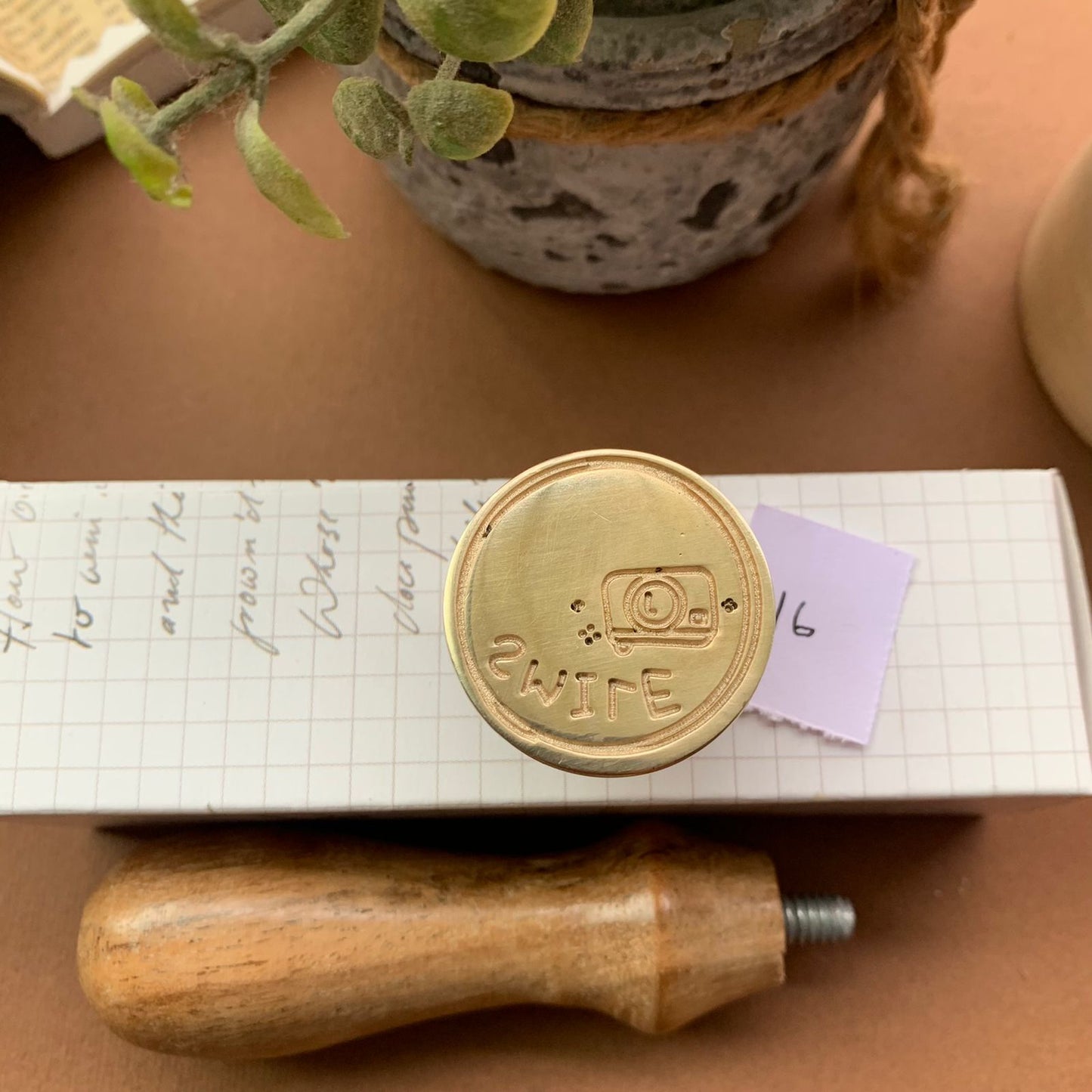 AW16 - Premium Seal Wax Stamp with Wooden Handle | 30mm Diameter