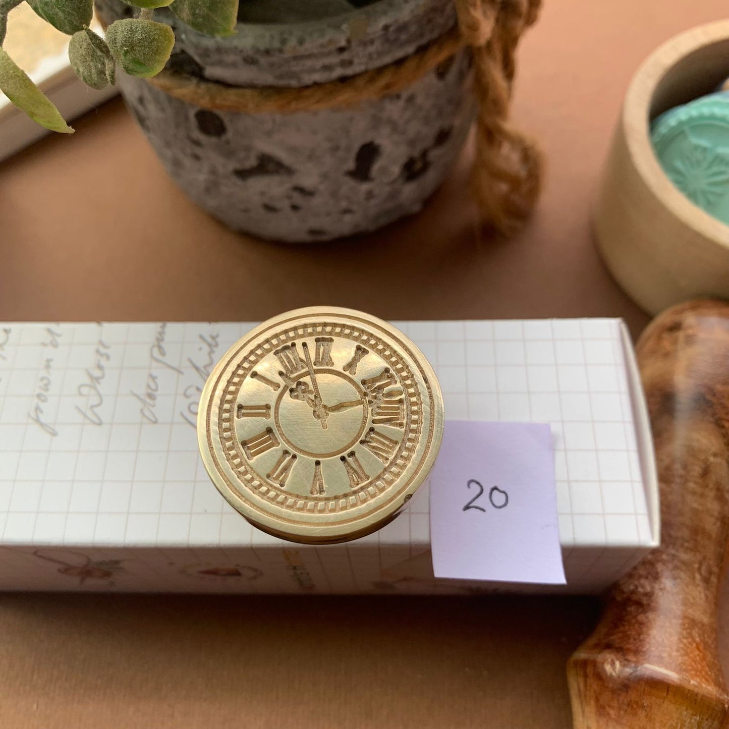 AW20 - Premium Seal Wax Stamp with Wooden Handle | 30mm Diameter