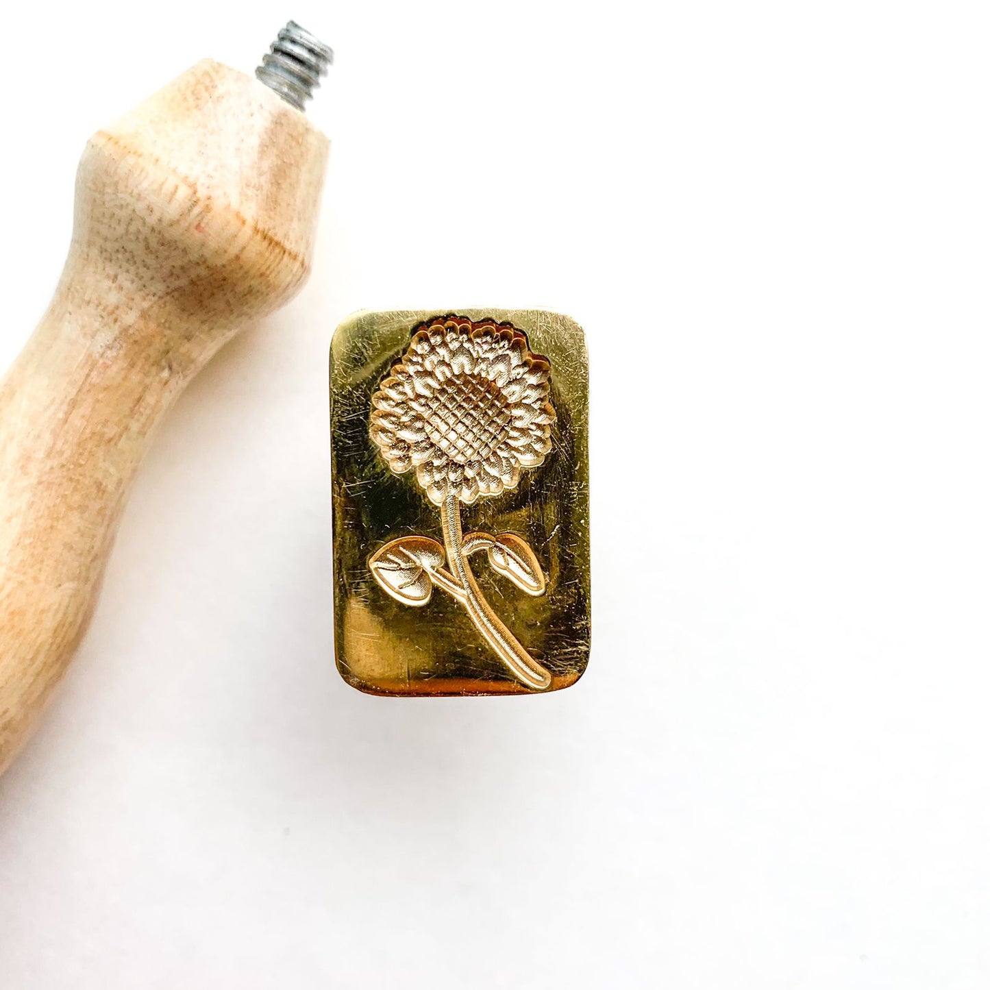 AW79 - 18B - Premium 3D Seal Wax Stamp with Wooden Handle | 30mm Diameter